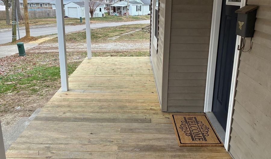 748 W Oak St, Bicknell, IN 47512 - 2 Beds, 1 Bath