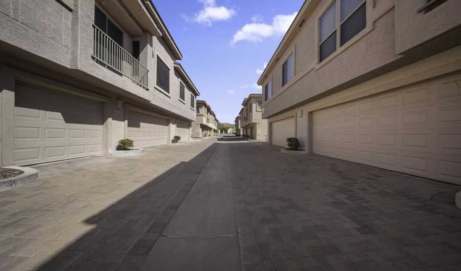 42424 N GAVILAN PEAK Pkwy 4104, Anthem, AZ 85086 - 3 Beds, 3 Bath