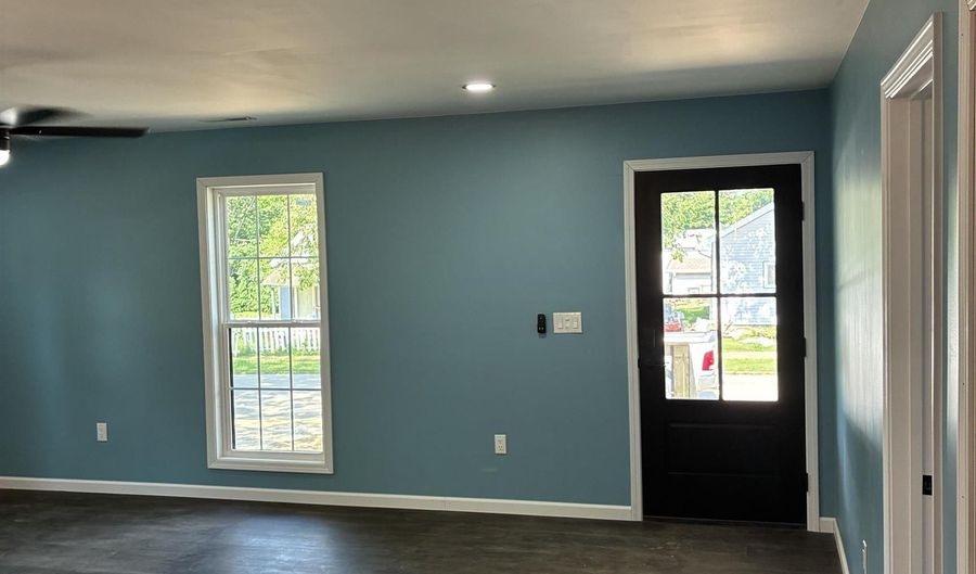 622 Illinois St, Bicknell, IN 47512 - 3 Beds, 2 Bath