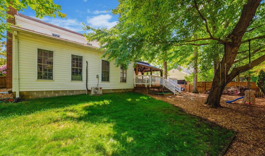 9220 BURNETTA Dr, Annandale, VA 22003 - 4 Beds, 4 Bath