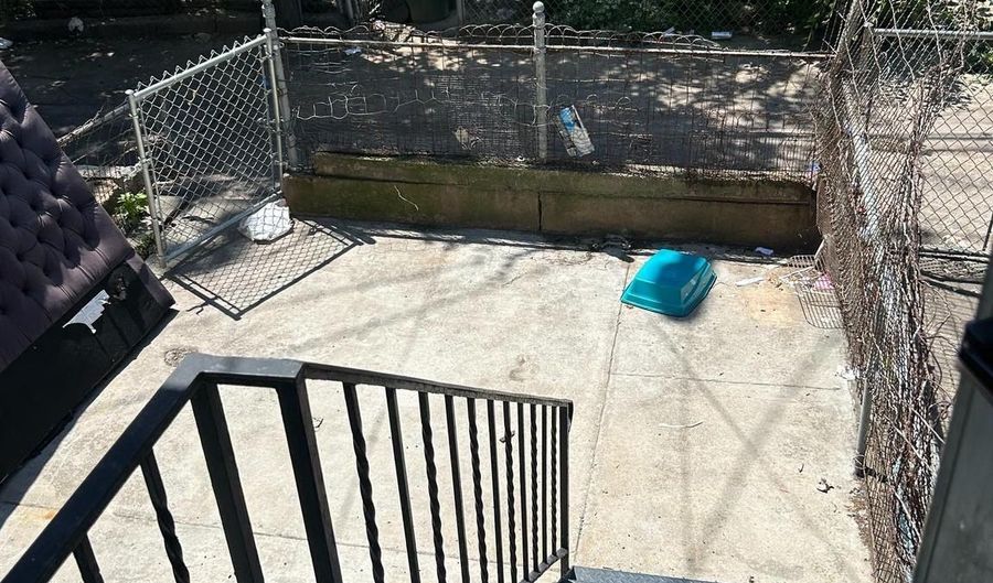 1759 CLIFTVIEW Ave, Baltimore, MD 21213 - 3 Beds, 2 Bath