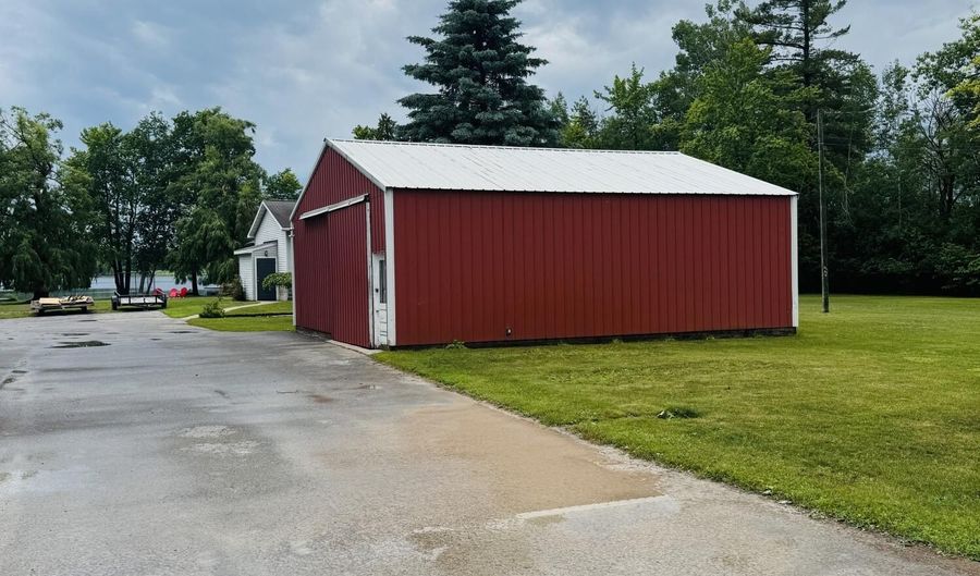 1712 Lakeview Dr, Alpena, MI 49707 - 3 Beds, 2 Bath