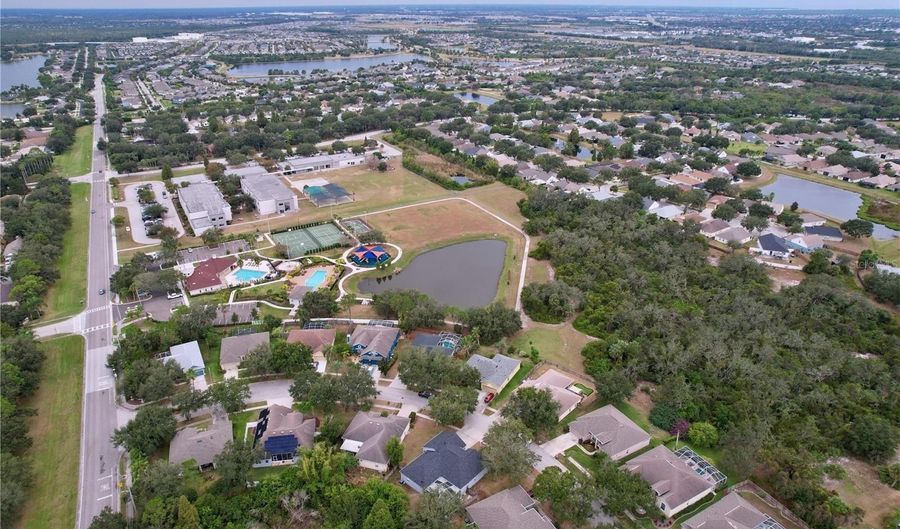 6813 REGENTS VILLAGE Way, Apollo Beach, FL 33572 - 4 Beds, 3 Bath