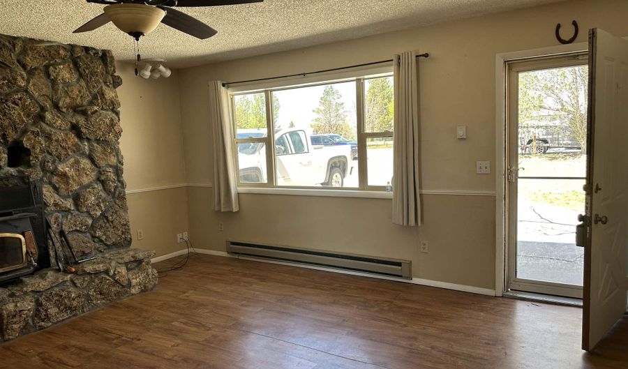 2285 Sunset Blvd, Bar Nunn, WY 82601 - 4 Beds, 2 Bath