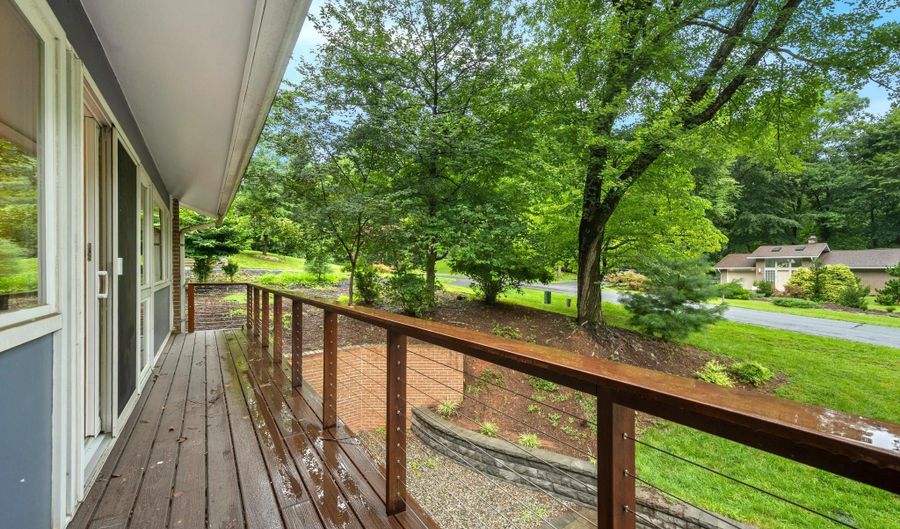 7614 HAMILTON SPRING Rd, Bethesda, MD 20817 - 5 Beds, 4 Bath