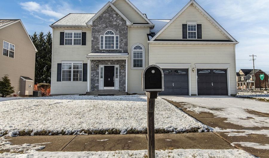 2 FOXFIELD Ct, Bear, DE 19701 - 4 Beds, 3 Bath