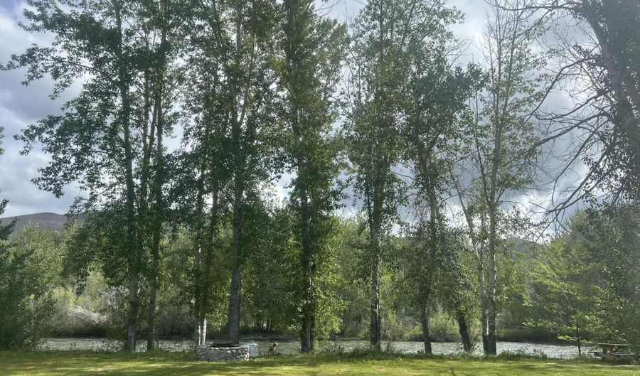 15 Lower Broadford Rd, Bellevue, ID 83313 - 8 Beds, 6 Bath