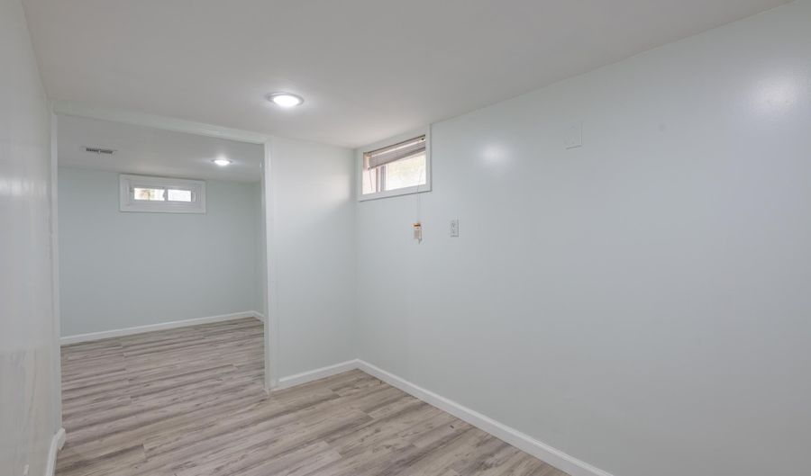 64 W 57TH St, Bayonne, NJ 07002 - 5 Beds, 2 Bath