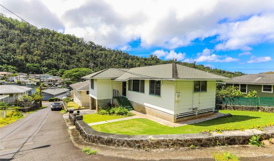 149 Hiolani Pl, Honolulu, HI 96813 - 3 Beds, 2 Bath