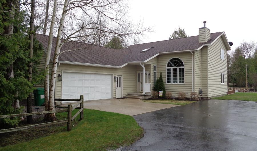 139 Bear Point Rd, Alpena, MI 49707 - 4 Beds, 3 Bath