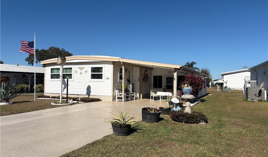 926 Barefoot Blvd, Barefoot Bay, FL 32976 - 2 Beds, 2 Bath