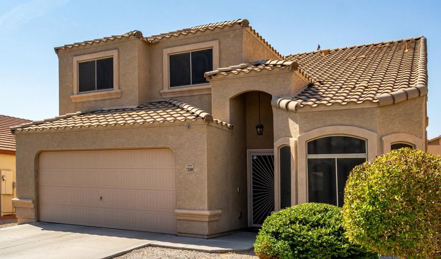 23589 W MOBILE Ln, Buckeye, AZ 85326 - 4 Beds, 3 Bath