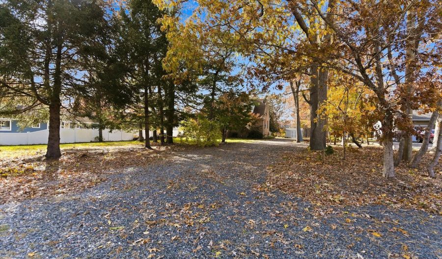 247 SERPENTINE Dr, Bayville, NJ 08721 - 3 Beds, 2 Bath