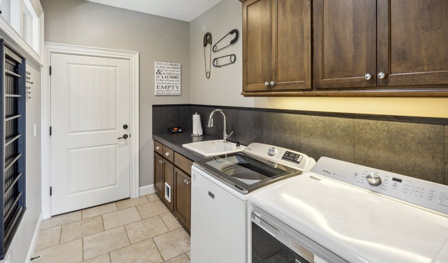 17619 SE ROETHE Pl, Milwaukie, OR 97267 - 4 Beds, 3 Bath