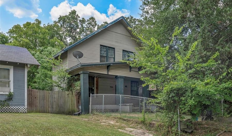 323 Wilkinson St, Shreveport, LA 71104 - 4 Beds, 2 Bath