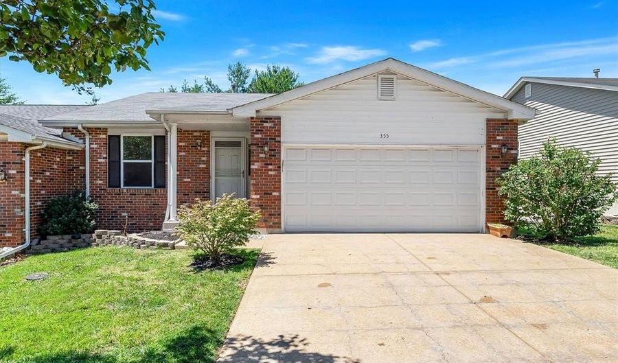 355 Oak Ridge Pkwy, Arnold, MO 63010 - 2 Beds, 2 Bath