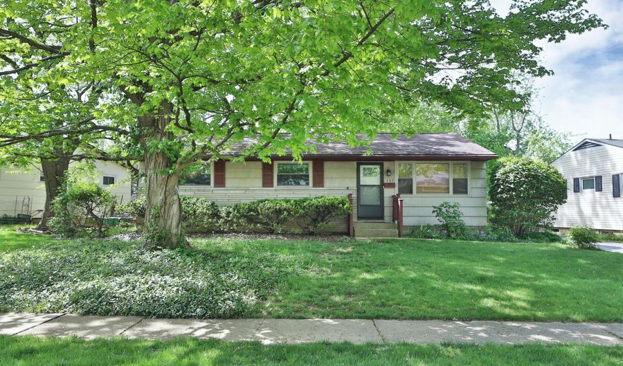 393 E Clearview Ave, Worthington, OH 43085 - 3 Beds, 2 Bath