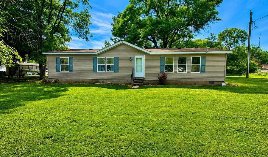 1532 N Springs St, Attica, IN 47918 - 3 Beds, 2 Bath