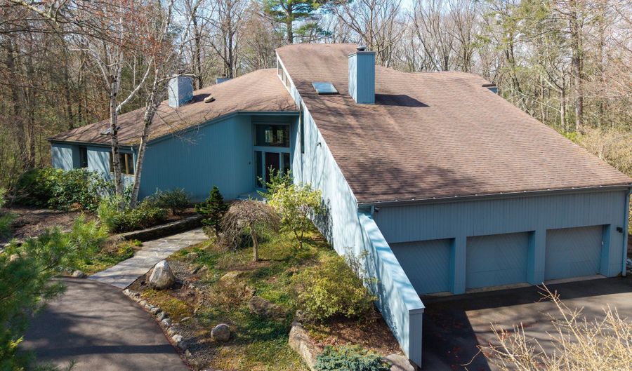 411 Cherry Brook Rd, Canton, CT 06019 - 3 Beds, 4 Bath