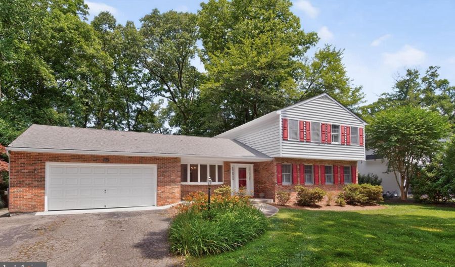 700 N HOLLY Dr, Annapolis, MD 21409 - 4 Beds, 3 Bath