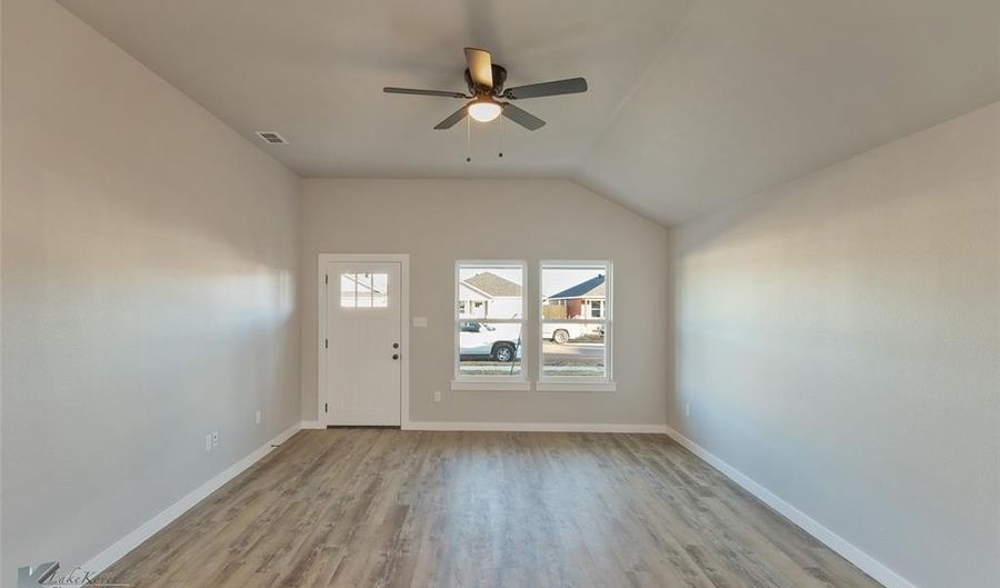 256 Showdown Rd, Abilene, TX 79602 - 3 Beds, 2 Bath
