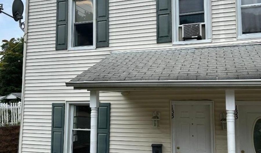 135 W Chrystal St, Andover, NJ 07801 - 3 Beds, 2 Bath