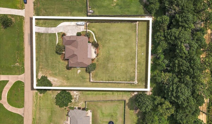 216 Meadowlands Dr, Brandon, MS 39047 - 4 Beds, 4 Bath