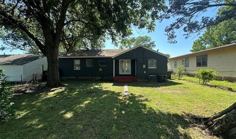 1584 S Penn Ave, Bartlesville, OK 74003 - 3 Beds, 1 Bath