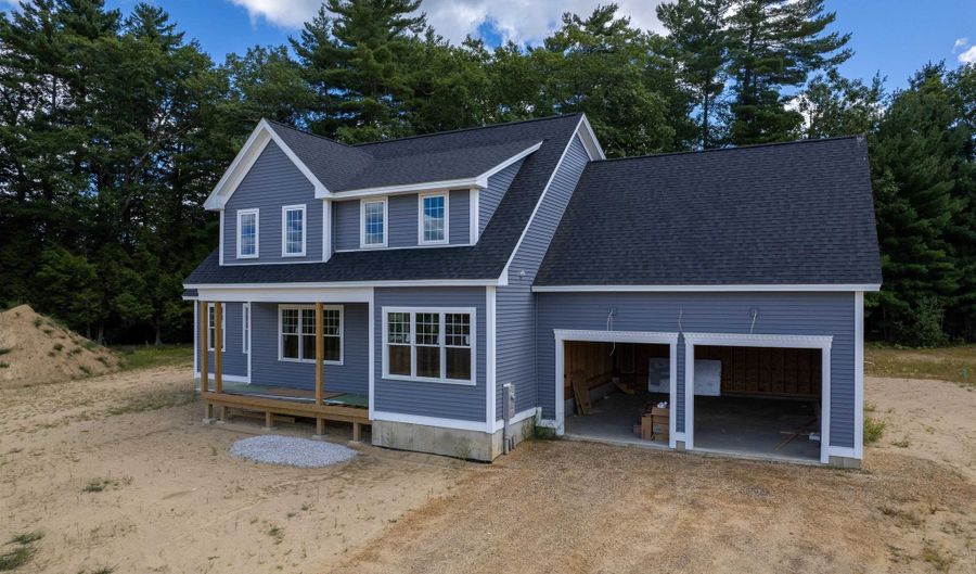 8 Stone Creek Dr, Brentwood, NH 03833 - 4 Beds, 4 Bath