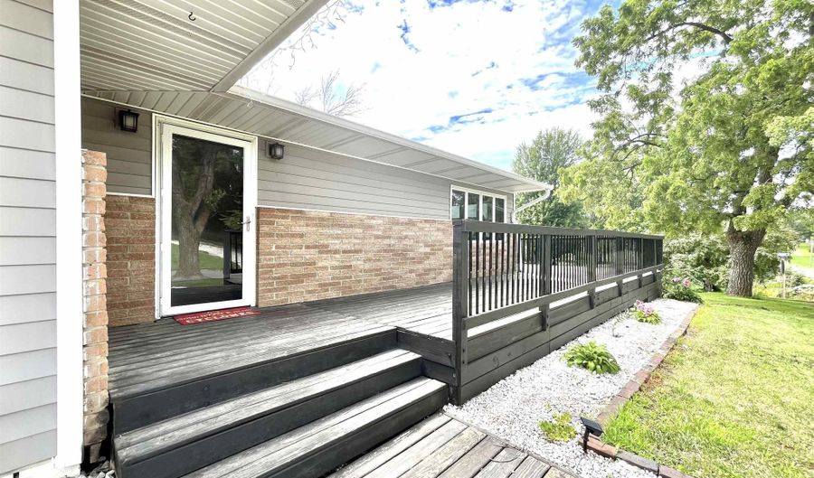 810 4th St, Anita, IA 50020 - 4 Beds, 3 Bath