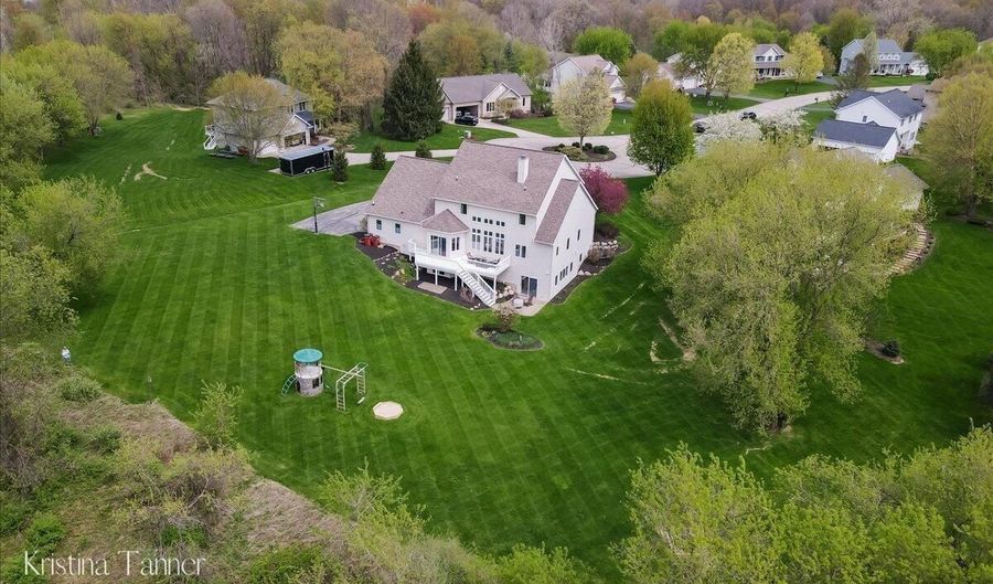 4797 Sunflower Ridge Dr NE, Ada, MI 49301 - 6 Beds, 5 Bath