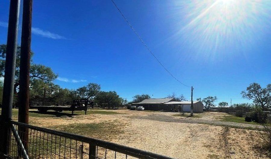 11612 LOOP 107, Adkins, TX 78101 - 3 Beds, 2 Bath
