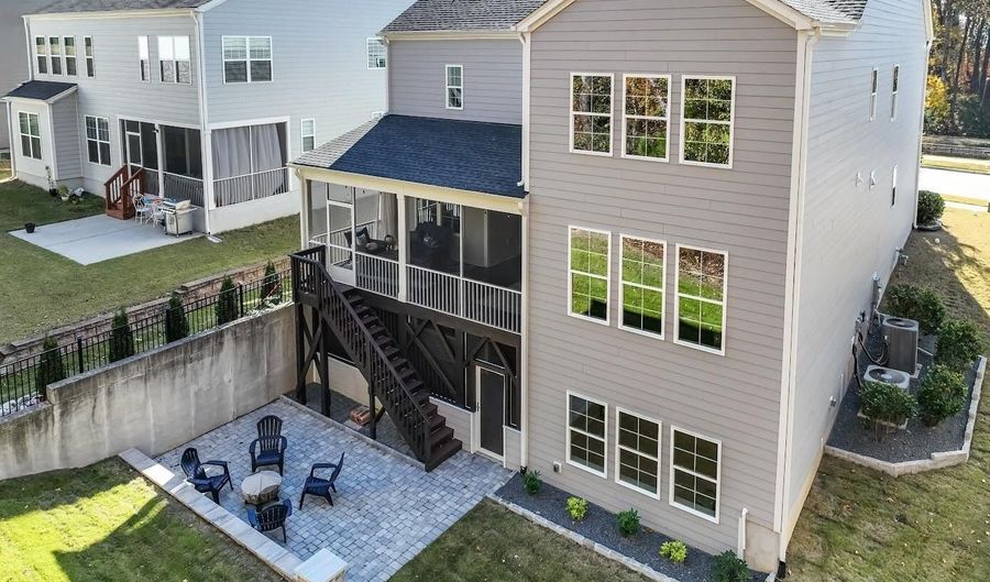 1910 Woodall Crest Dr, Apex, NC 27502 - 6 Beds, 5 Bath