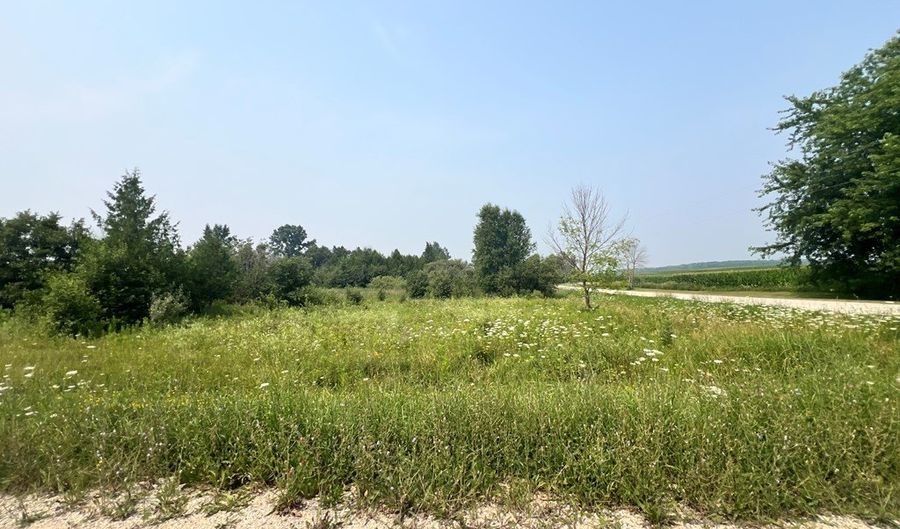 6730 E County Line Rd, Algoma, WI 54201 - 1 Beds, 1 Bath