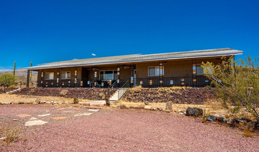 19080 E Indian Hills Dr, Black Canyon City, AZ 85324 - 4 Beds, 2 Bath