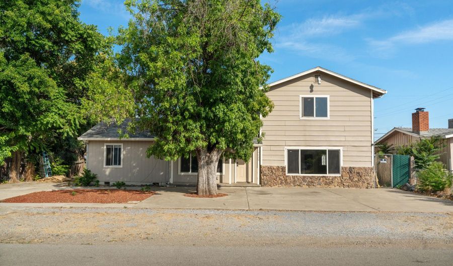 19429 Hill St, Anderson, CA 96007 - 7 Beds, 2 Bath