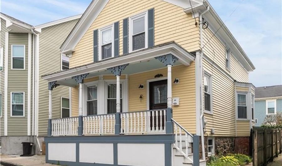 11 Ann St, Newport, RI 02840 - 4 Beds, 2 Bath