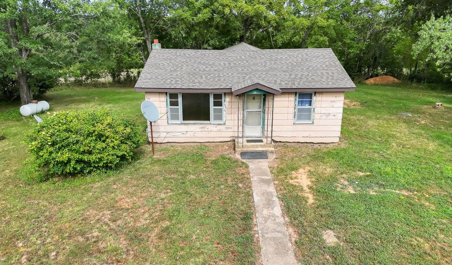 5544 Aa Hwy, Alton, MO 65606 - 3 Beds, 2 Bath