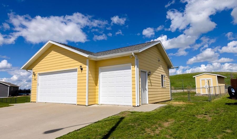 752 Bear Tooth Ct, Box Elder, SD 57719 - 4 Beds, 2 Bath