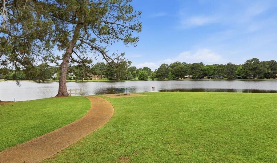 123 Lakebend Cir, Brandon, MS 39042 - 2 Beds, 2 Bath