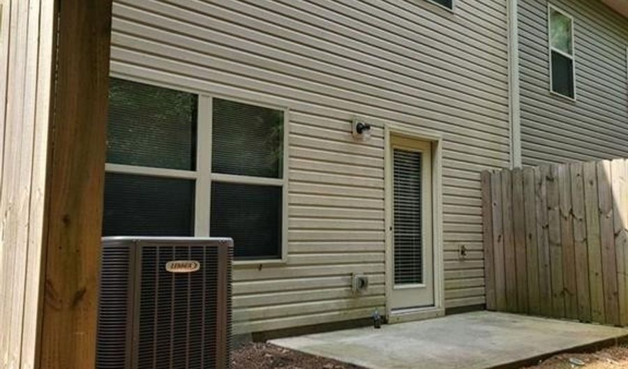 628 Oakside Pl, Acworth, GA 30102 - 3 Beds, 3 Bath