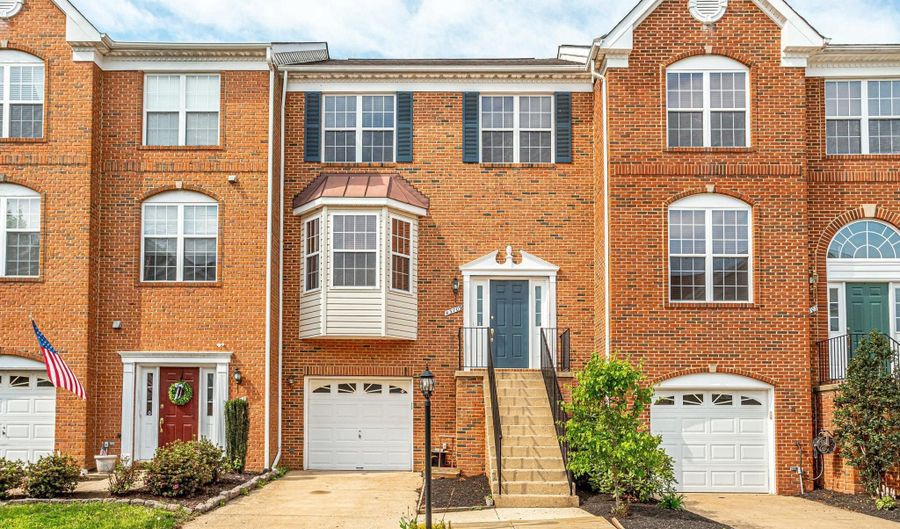43709 CLEMENS Ter, Ashburn, VA 20147 - 3 Beds, 3 Bath