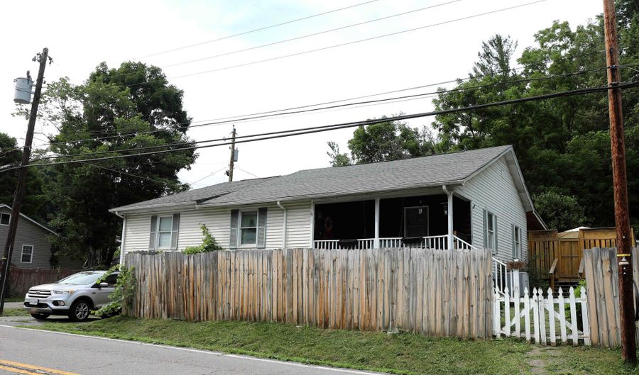 709 Exeter Rd, Appalachia, VA 24216 - 3 Beds, 2 Bath