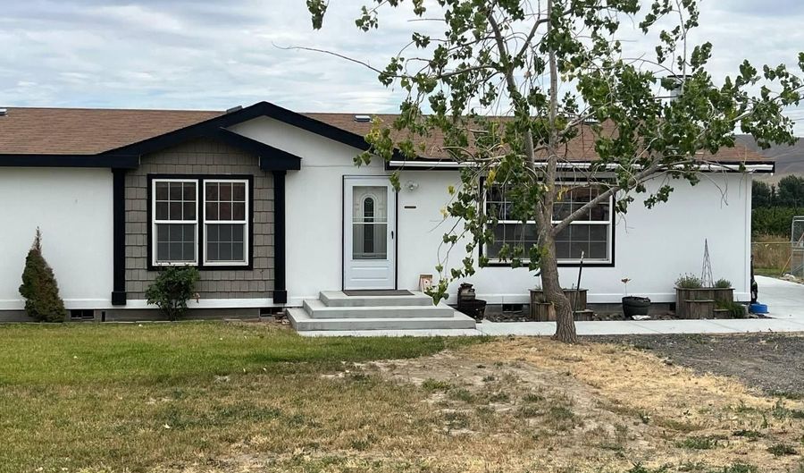 61610 N Whan, Benton City, WA 99320 - 3 Beds, 2 Bath