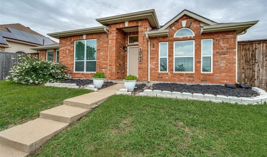 5044 Lakeshore Blvd, The Colony, TX 75056 - 4 Beds, 2 Bath