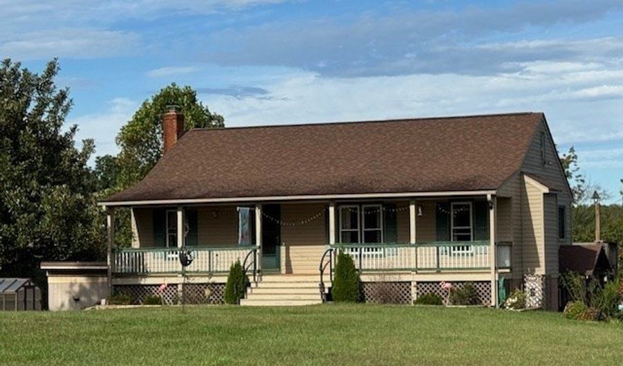 827 Wolf Creek Ln, Appomattox, VA 24522 - 3 Beds, 3 Bath