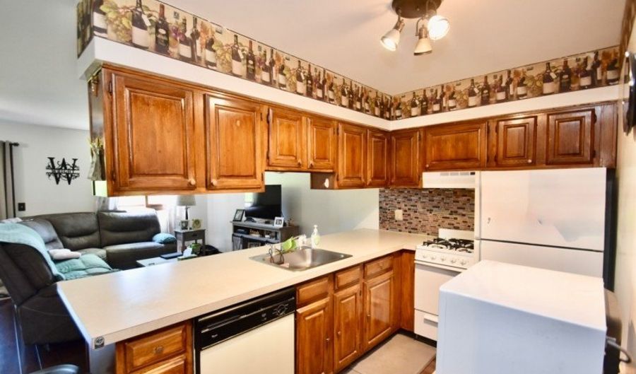 1 Red Lodge Dr 5, Alloway, NJ 07462 - 2 Beds, 2 Bath
