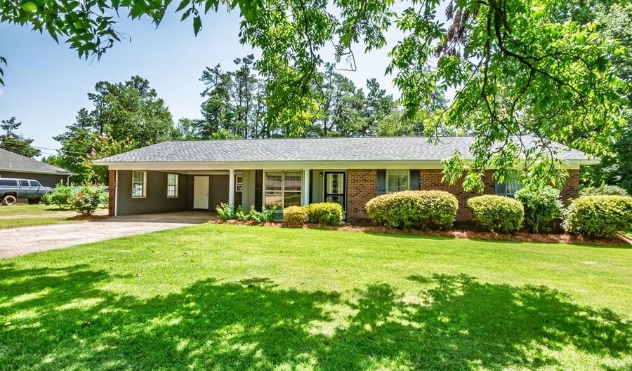 117 Hemlock, Batesville, MS 38606 - 3 Beds, 2 Bath