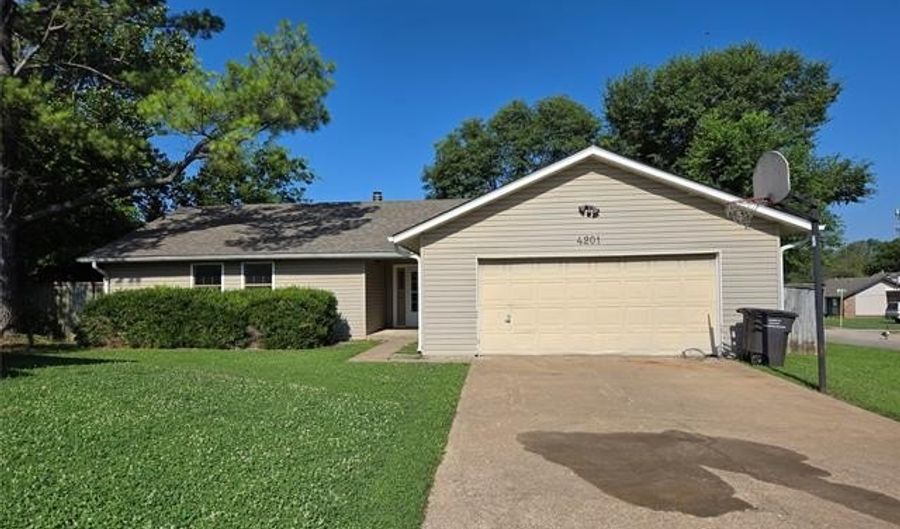 4201 Southport Dr, Bartlesville, OK 74006 - 3 Beds, 2 Bath