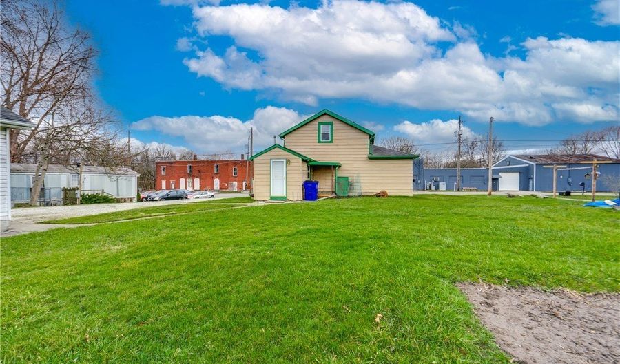 1314 Bank St, Atwater, OH 44201 - 3 Beds, 1 Bath
